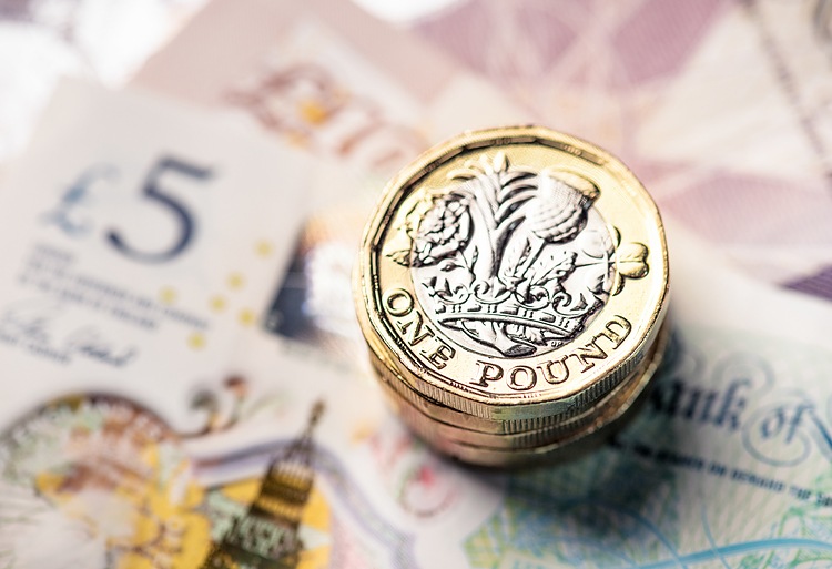 GBP/USD grapples with 1.34 as markets weigh data outlook