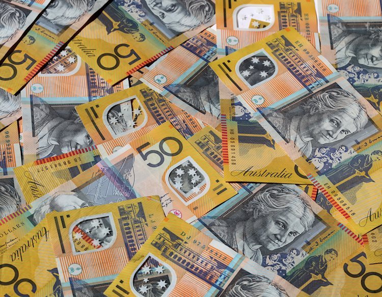 Australian Dollar mildly down ahead of US inflation data