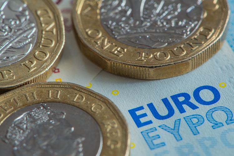 EUR/GBP Tergelincir di Bawah 0,8700 Setelah Data IMP Zona Euro yang Lemah dan Fokus pada Kebijakan ECB