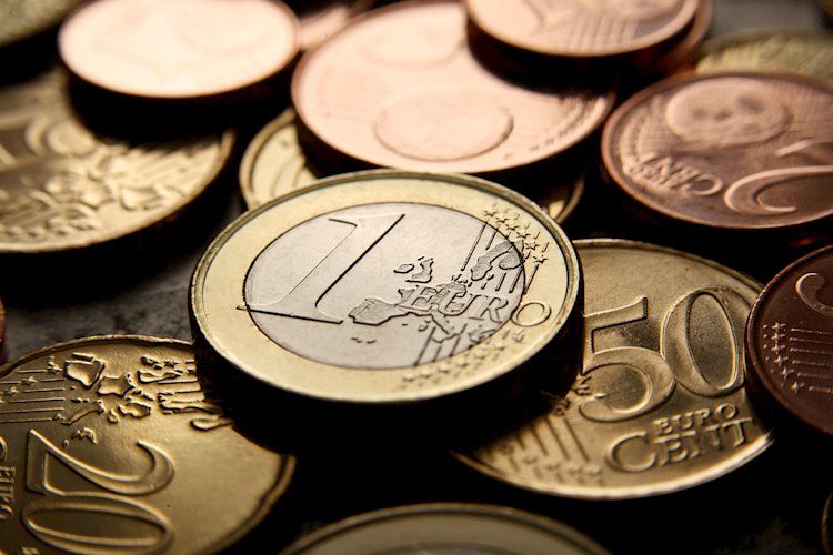 EUR/USD surrenders gains and declines below 1.1100 after US NFP data