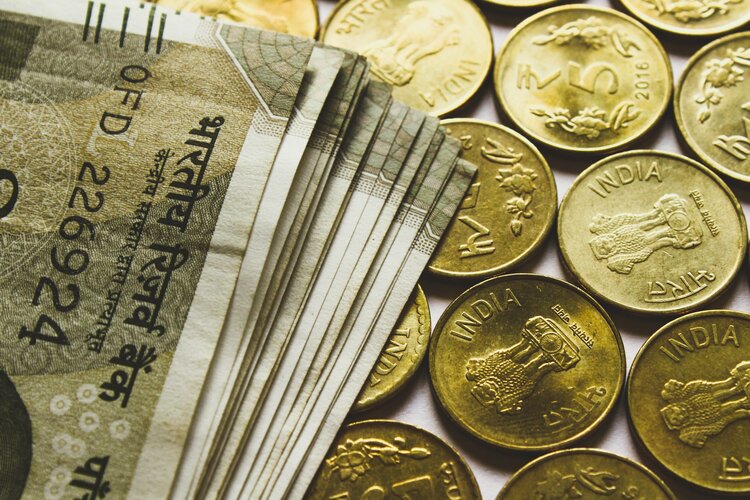 USD/INR Pulih saat IMP India Mencapai Terendah Tiga Bulan di 57,5