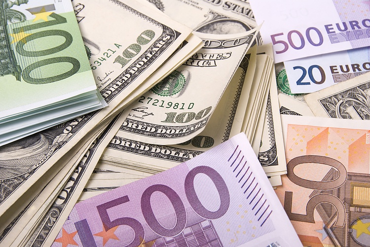 EUR/USD faces downward pressure amid Italian tax shock, global economic fears