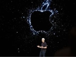 苹果(AAPL.US)营收2016年来首次三季连降 服务业务表现亮眼但iPad收入骤降20%