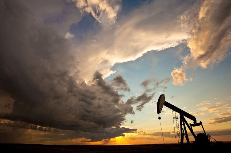 Crude Oil churns on Tuesday, but losses limited after steep API drawdown