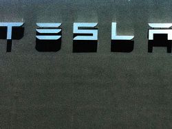 产能调整+马斯克言论惹争议 特斯拉(TSLA.US)4月在法国销量创两年新低