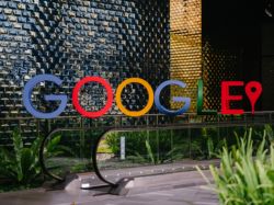 市值蒸发1200亿美元！谷歌(GOOGL.US)搜索帝国遭遇AI生死劫