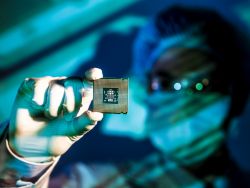 甲骨文(ORCL.US)将砸400亿美元采购英伟达(NVDA.US)芯片 为“星际之门”数据中心“输血”