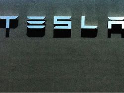 美股异动 | 特斯拉(TSLA.US)涨逾5% 马斯克宣布回归